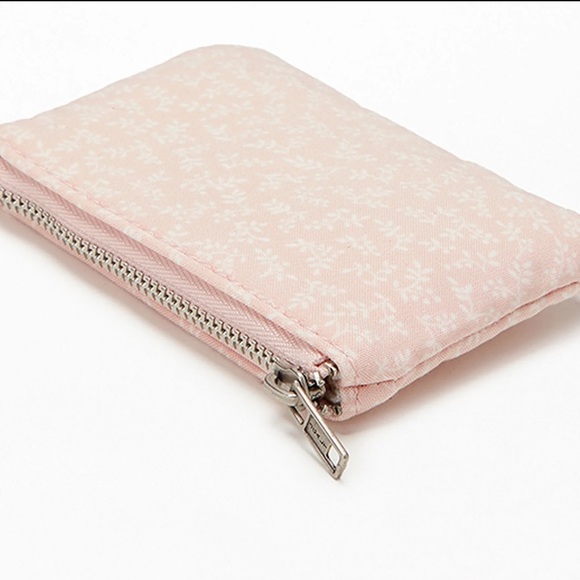 NWOT Brandy Melville John Galt Pink Floral Coin Purse - Picture 2 of 5
